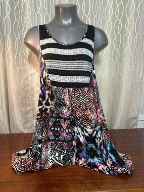 Cupio Black Multicolor Lace-Trim Sleeveless Top